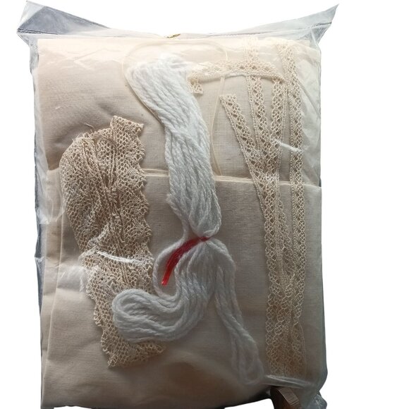 Vintage Yours Truly Romantic Heart Pillow Craft Kit - Picture 2 of 2